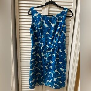 Blue and white geometric sheath dress